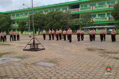 Ajak Anggota Baru Dalami Makna Pramuka Mambaul Ulum Bata Bata