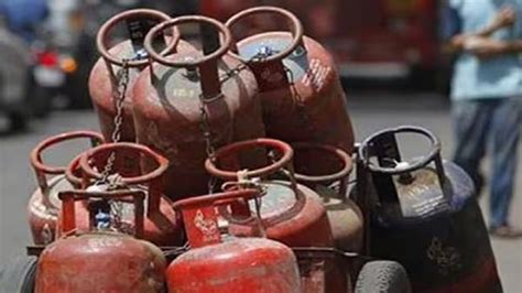 Omcs Hike Commercial Lpg Prices By Rs Cylinder In Metro Cities