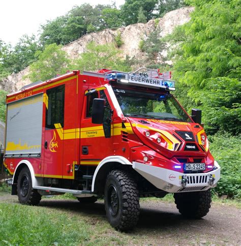 Mittleres Löschfahrzeug in Dienst gestellt Feuerwehr Handschuhsheim