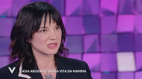 Asia Argento La Mia Vita Da Mamma Verissimo Video Mediaset Infinity