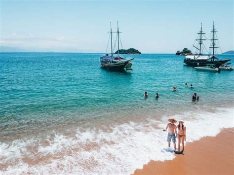 Paraty Bay: Islands & Beaches Boat Tour With Snorkeling