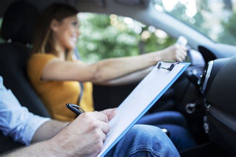 Puedo sacar licencia de conducir en un auto automático La Tercera