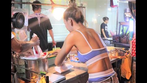 Puy Roti Lady Bangkok A Day Working With Her Father Excited Thai