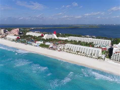 Grand Oasis Cancun All-Inclusive Resort