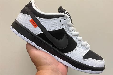 率先近賞 Tightbooth X Nike Sb Dunk Low 聯名鞋款 Hypebeast