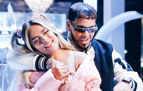 Es oficial Karol G y Anuel AA terminaron su relación Chapin Radios