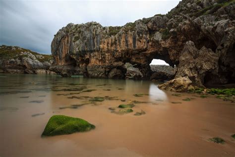 Playa De Cuevas Del Mar Llanes