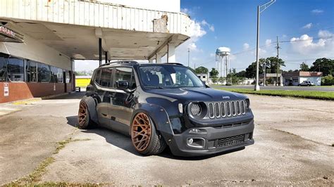 Mad Lad Puts 5 7 Liter HEMI V8 In Jeep Renegade It S A Slammed