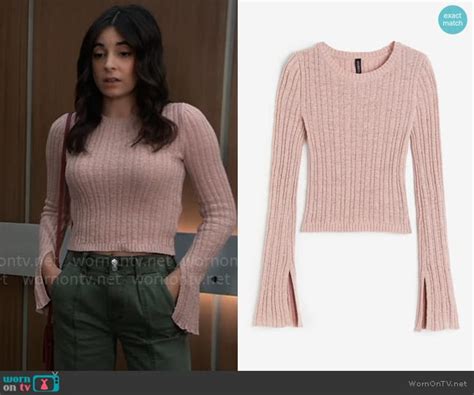 Wornontv Mollys Pink Sweater With Split Cuffs On General Hospital