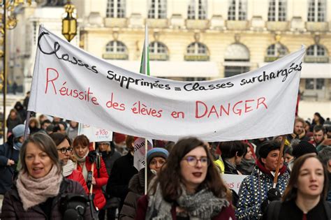 Nancy Education Enseignants et étudiants dans la rue