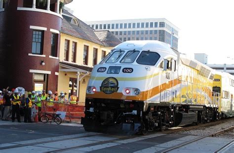 SunRail Train Debuts in Downtown Orlando Today - Bungalower