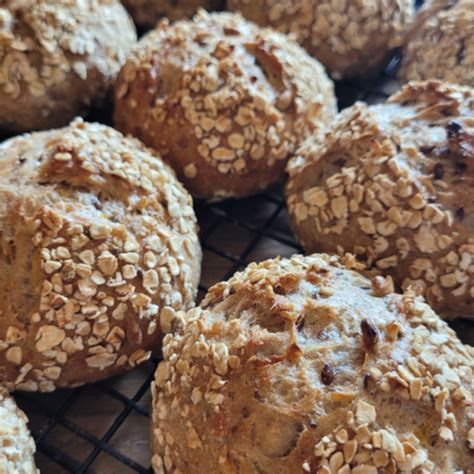 Karottenbrötchen mit Sauerteig KRÜMELIG