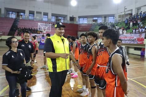 Menpora Dito Hadiri Kompetisi Bola Basket Pelajar SMA Dan SMK Jakarta Timur