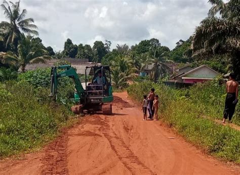 PT MAS Peduli Masyarakat Bantu Perbaikan Jalan Akses Desa Bukit Layang