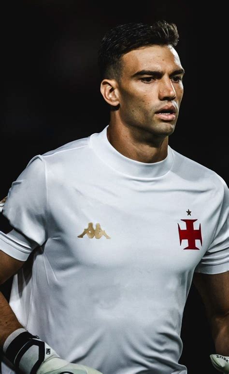 Camisa de goleiro em homenagem a Nelson da Conceição está à venda Leo