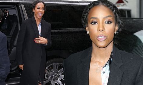 Kelly Rowland Flashes Her Breast In Daring Blouse Whilst Out In Nyc