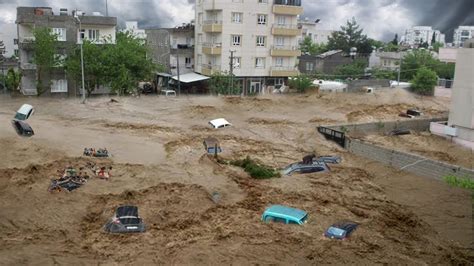 Minutes Ago In Spain Flash Flooding In Sevilla Cars Stranded Storm