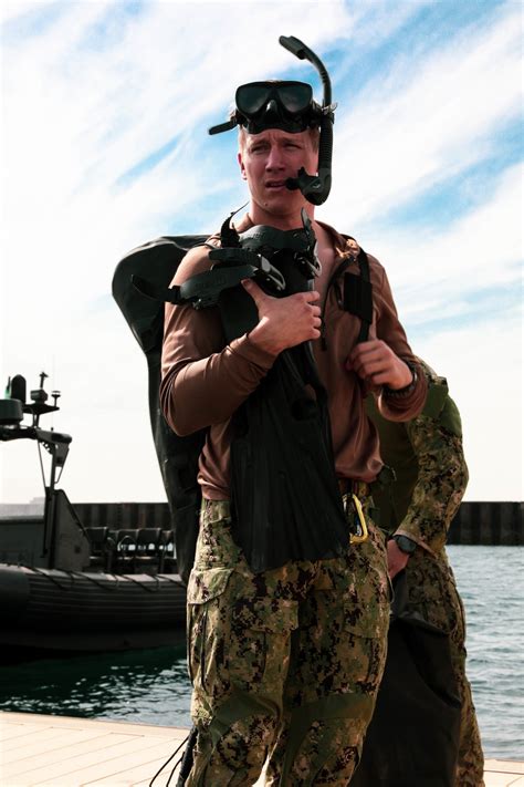 DVIDS Images U S Navy Explosive Ordnance Disposal Technician