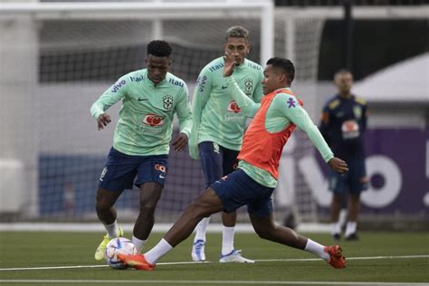 Copa do Mundo Seleção Brasileira faz primeiro treino na Itália