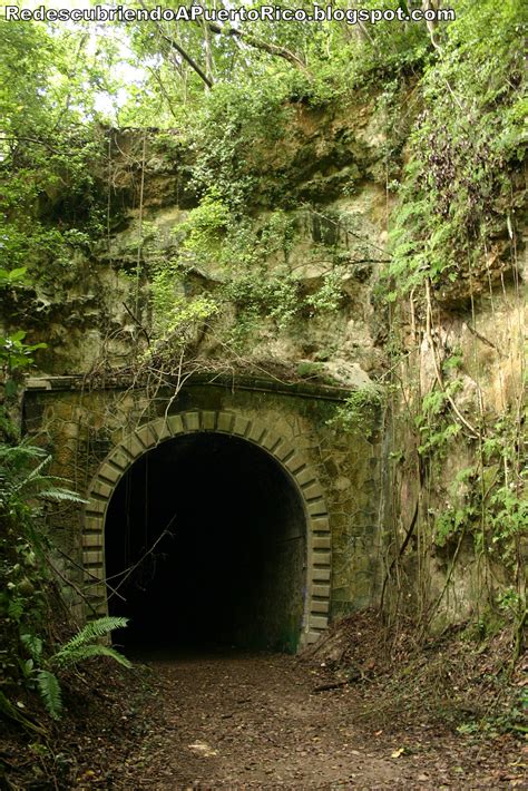 American Railroad Company Of Porto Rico El Túnel Oscuro De