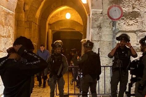 Incursión De La Policía Israelí En El Complejo De La Mezquita Al Aqsa De Jerusalén Monitor De