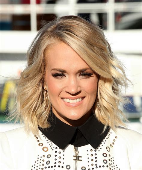 Carrie Underwood Medium Wavy Formal Bob Hairstyle Light Champagne