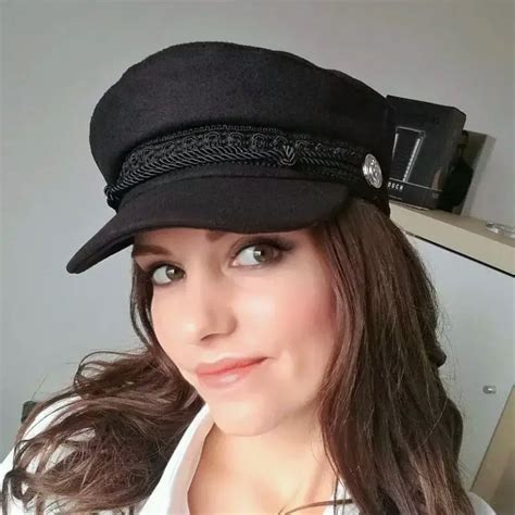 Foto De Boinas Femininas Gorros E Moda Moda Cultura Mix