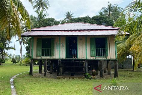 Jejak perabadan Melayu di Rumah Tua Desa Berakit - ANTARA News