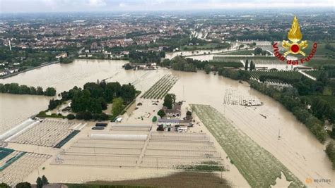 Two dead and thousands evacuated as floods hit northern Italy - CNA