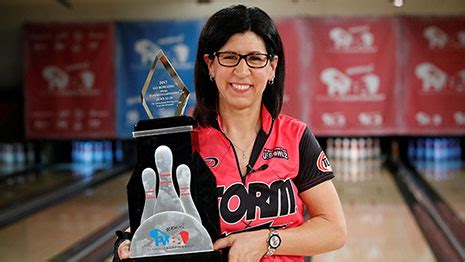 BOWL.com | Liz Johnson wins 2017 Go Bowling PWBA Players Championship