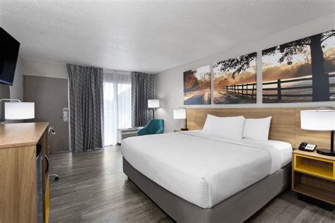 Days Inn by Wyndham Wildwood I-75 | Wildwood, FL Hotels