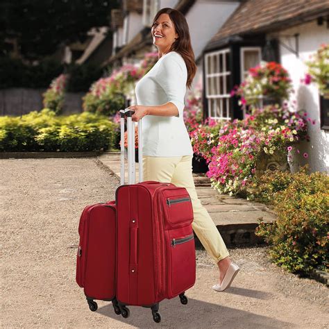 Red Lightweight Nested Suitcases | Coopers of Stortford