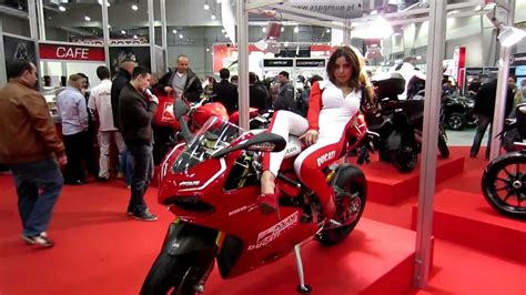 Hot Girl At Motorcycle Show Ducati сексуальная девушка Youtube