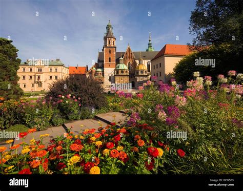 Poland Krakow Sigismund S Cathedral And Chapel As Part Of Royal Castle