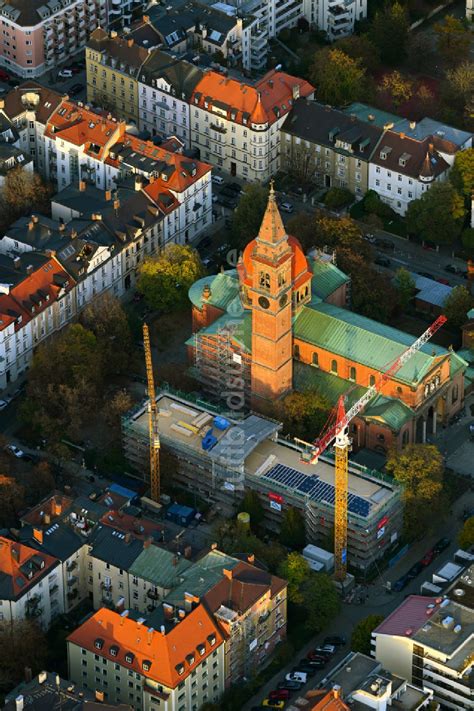 Luftbild M Nchen Herbstluftbild Kirchengeb Ude Der Kirche St Ursula