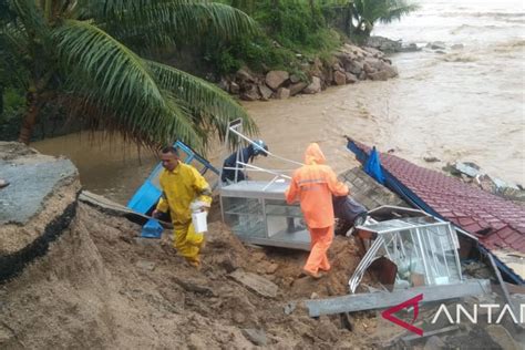 Banjir Dan Longsor Landa Dua Kecamatan Di Aceh Selatan Antara News Aceh