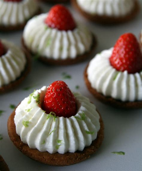 Mini tartelettes aux fraises confit de fraises chantilly mascarpone à