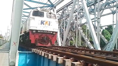 Ka Argo Dwipangga Relasi Gambir Solo Balapan Melintas Bekasi Youtube