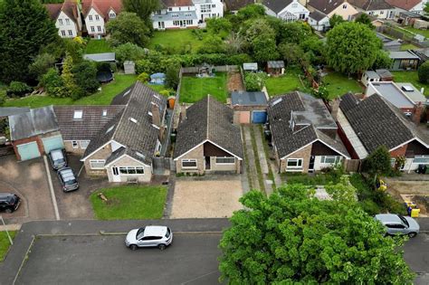 Tatlings Road Abingdon Ox13 2 Bed Detached Bungalow £485 000