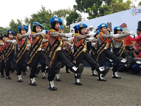 Polisi Cilik Pasukan Oranye Pelajar Difabel Ikut Meriahkan Parade