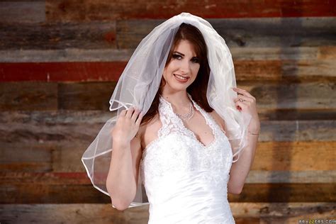 Brunette Milf Karina White Showing Off Spread Pussy After Doffing Wedding Gown Porn Pictures