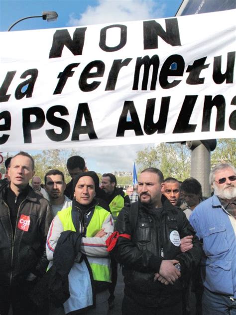 Nicolas Sarkozy reçoit les salariés PSA et fait des promesses