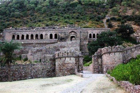 Explore Scary Bhangarh Fort In 2024 Night View Location And Entry Fee