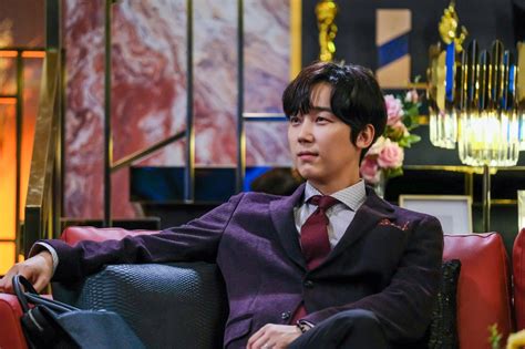 “The Penthouse” Star Yoon Jong Hoon Dishes On Season 2, His Chemistry ...