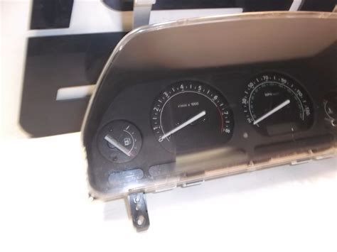 2002 Land Rover Freelander Speedometer Gauge Cluster Mileage Counter