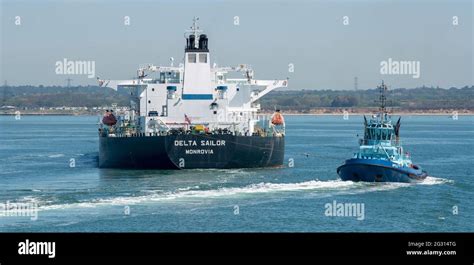 The Solent Southampton Uk 2021 Ocean Going Tug Off The Stern Of A