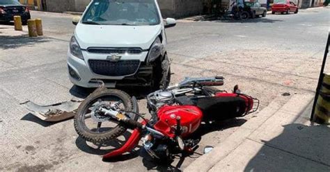 Motociclista Lesionado En Accidente Vial