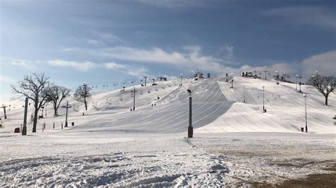 All The Details On The Amazing Wilmot Mountain Ski Resort