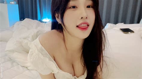 Woohankyung Seonuw Nude Onlyfans Leaks The Fappening Photo