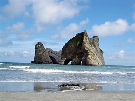 Wharariki Beach - Twin Waters Lodge